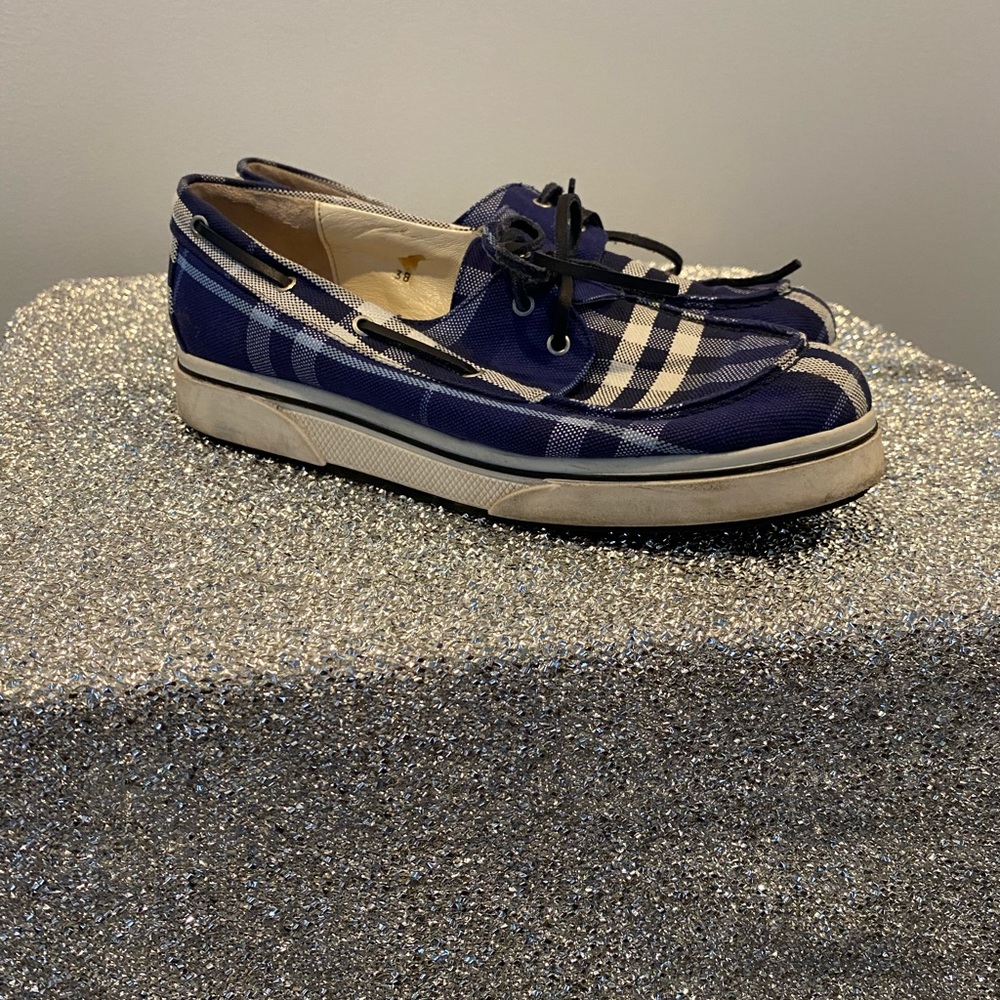 Sperry Style blue Burberry shoes - Picture 3 of 4